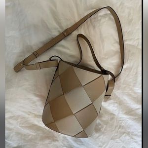 Alohas bucket bag